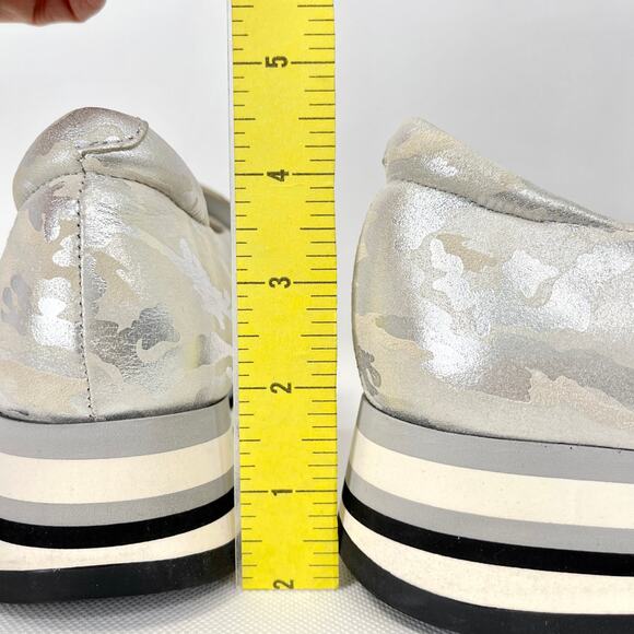 Softwaves Platform Cadie Loafer Sneaker Ice White Silver 36.5 US 6 Chain Kiltie - Picture 6 of 9